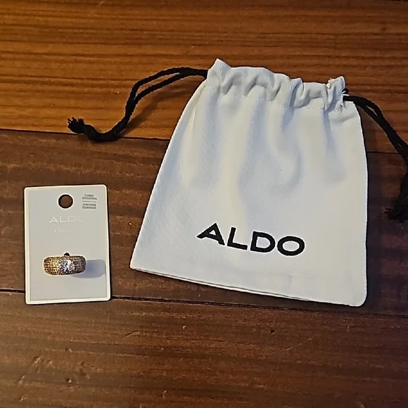 Aldo Gold-Tone Pave Band Ring with Clear Center Stone Size 7 Comes W Acc Pouch - Picture 3 of 4